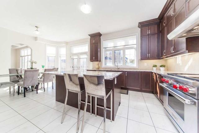 28 Astrantia Way, House detached with 5 bedrooms, 5 bathrooms and 10 parking in Brampton ON | Image 9