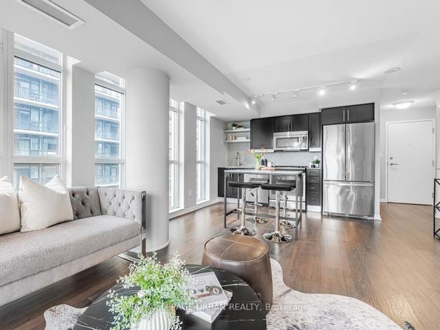 1915 - 400 Adelaide St E, Condo with 2 bedrooms, 2 bathrooms and 1 parking in Toronto ON | Image 7
