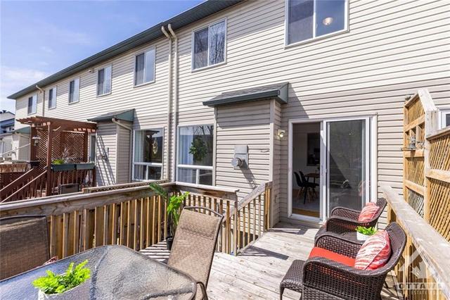 2066 Avenue P Ave, Townhouse with 3 bedrooms, 3 bathrooms and 3 parking in Ottawa ON | Image 27