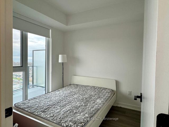 1406 - 36 Zorra St, Condo with 1 bedrooms, 1 bathrooms and 0 parking in Toronto ON | Image 3