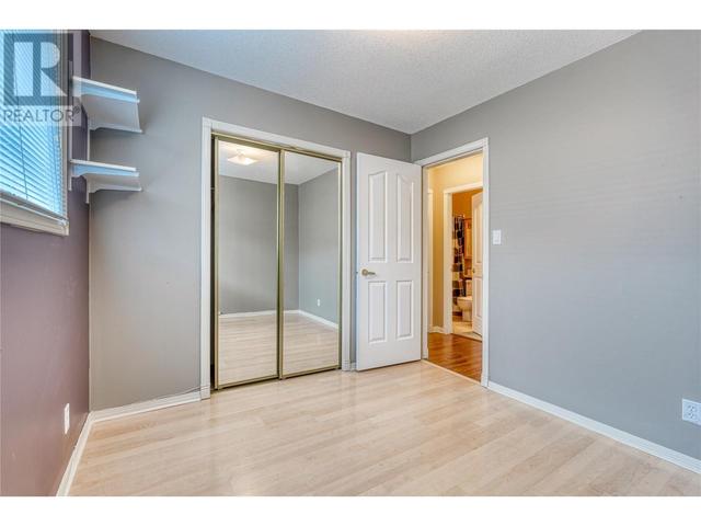 159 - 1634 Carmi Ave, House attached with 3 bedrooms, 3 bathrooms and 2 parking in Penticton BC | Image 15