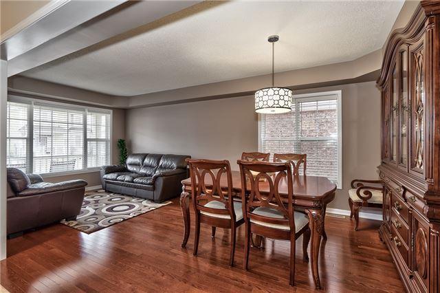 855 Bessy Trail, House detached with 4 bedrooms, 3 bathrooms and 1 parking in Milton ON | Image 3