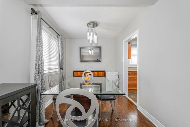 69 Town House Cres, Townhouse with 3 bedrooms, 2 bathrooms and 2 parking in Brampton ON | Image 30