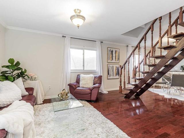 29 Laurel Ave, House detached with 3 bedrooms, 2 bathrooms and 2 parking in Toronto ON | Image 29