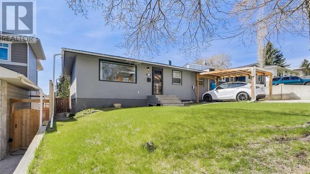 911 31 Ave Nw, House detached with 2 bedrooms, 2 bathrooms and 4 parking in Calgary AB | Image 2