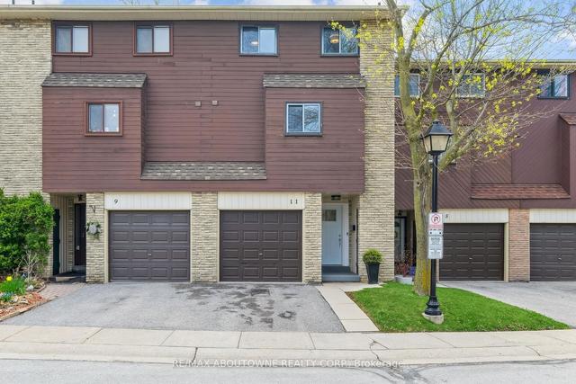 11 - 341 Military Trail, Townhouse with 3 bedrooms, 2 bathrooms and 2 parking in Toronto ON | Image 1