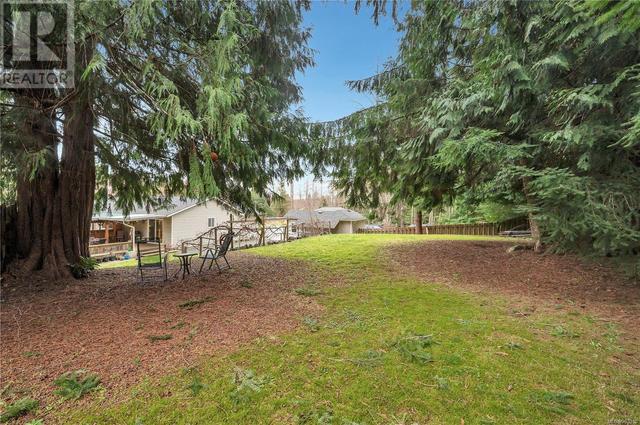 4199 Enquist Rd, House detached with 3 bedrooms, 2 bathrooms and 10 parking in Strathcona D (Oyster Bay   Buttle Lake) BC | Image 39