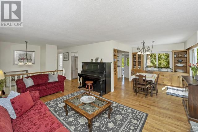 5557 Old West Saanich Rd, House detached with 5 bedrooms, 4 bathrooms and 500 parking in Saanich BC | Image 15