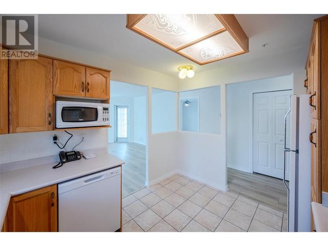 106 - 2245 Atkinson St, Condo with 2 bedrooms, 2 bathrooms and 1 parking in Penticton BC | Image 18