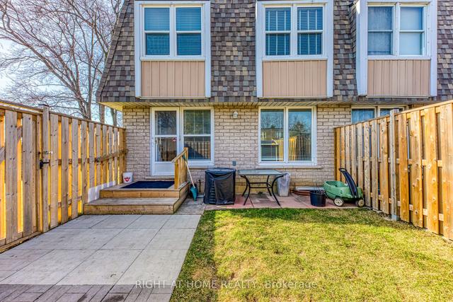 10 - 153 Limeridge Rd W, Townhouse with 3 bedrooms, 2 bathrooms and 1 parking in Hamilton ON | Image 26