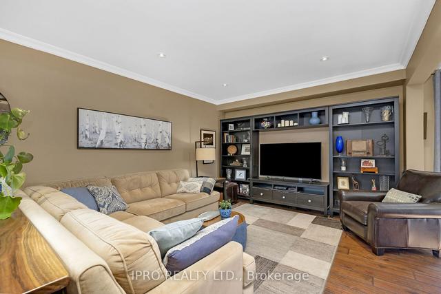 26 Niagara Pl, House detached with 4 bedrooms, 4 bathrooms and 4 parking in Brampton ON | Image 36
