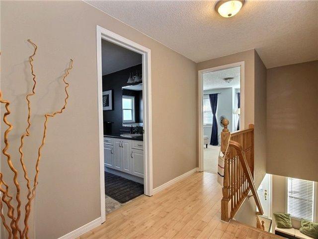 782 Laurelwood Dr, House detached with 4 bedrooms, 2 bathrooms and 1 parking in Waterloo ON | Image 16