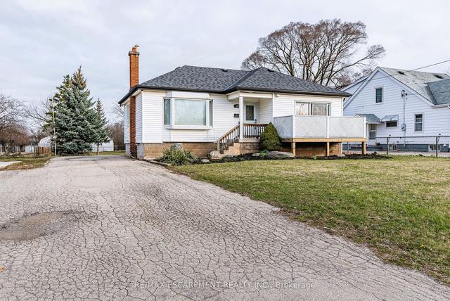 (upper) - 317 King St E, House detached with 2 bedrooms, 1 bathrooms and 2 parking in Hamilton ON | Image 1