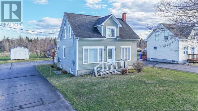 336 Saint Pierre Est Blvd, House detached with 3 bedrooms, 1 bathrooms and null parking in Caraquet NB | Image 1