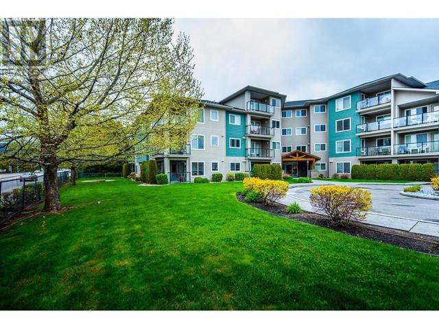 303 - 135 Ziprick Road, Condo with 2 bedrooms, 2 bathrooms and 2 parking in Kelowna BC | Image 27