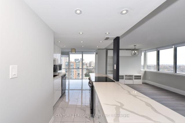 1612 - 350 Webb Dr, Condo with 2 bedrooms, 2 bathrooms and 2 parking in Mississauga ON | Image 7