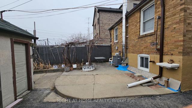354 Kane Ave, House detached with 2 bedrooms, 2 bathrooms and 5 parking in Toronto ON | Image 12
