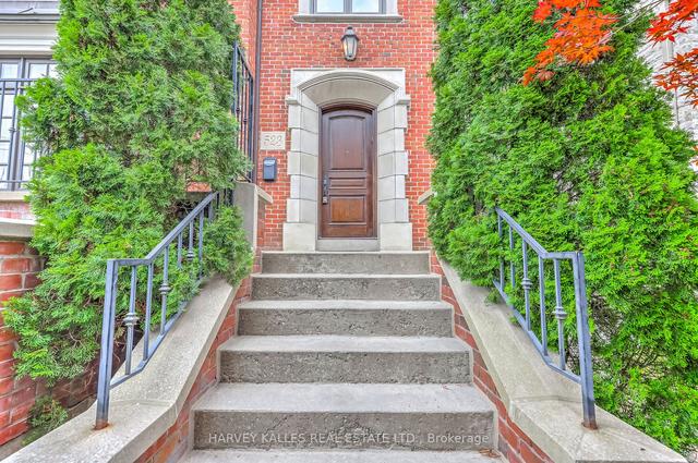 523 Douglas Ave, House detached with 4 bedrooms, 5 bathrooms and 6 parking in Toronto ON | Image 12