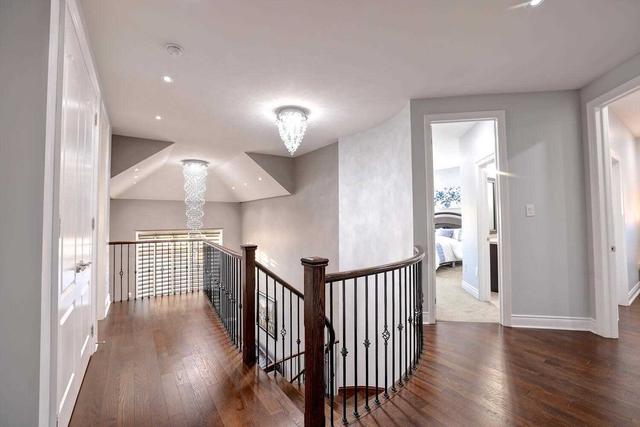 4 Accolade Crt, House detached with 4 bedrooms, 5 bathrooms and 7 parking in Brampton ON | Image 7