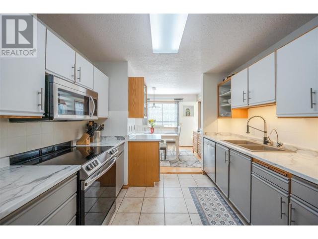 209 - 187 Warren Ave, Condo with 2 bedrooms, 2 bathrooms and 1 parking in Penticton BC | Image 5