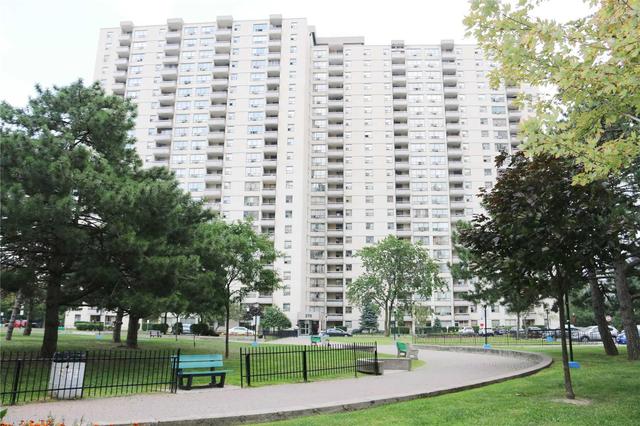 302 - 370 Dixon Rd, Condo with 2 bedrooms, 1 bathrooms and 1 parking in Toronto ON | Image 1