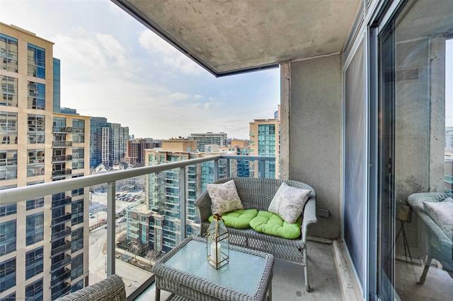 1604 - 5 Michael Power Pl, Condo with 1 bedrooms, 1 bathrooms and 1 parking in Toronto ON | Image 6