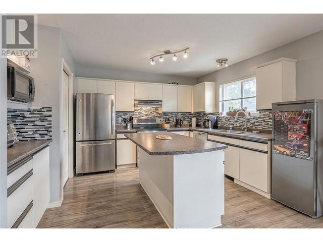 4405 - 20 Street Unit# 8, House attached with 2 bedrooms, 1 bathrooms and 3 parking in Vernon BC | Image 2