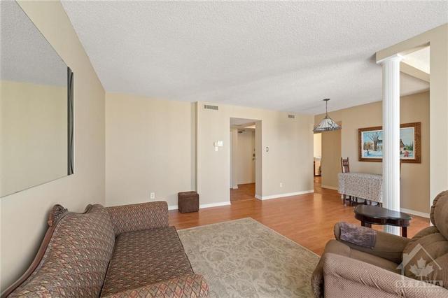 505 - 330 Centrum Blvd, Condo with 3 bedrooms, 2 bathrooms and 1 parking in Ottawa ON | Image 12