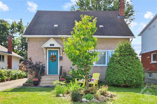 242 Columbus Ave, House detached with 3 bedrooms, 2 bathrooms and 4 parking in Ottawa ON | Image 1