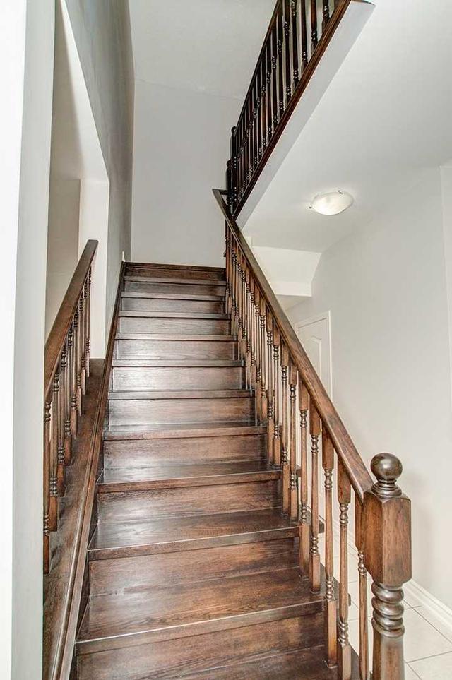 59 Meandering Tr, House detached with 5 bedrooms, 4 bathrooms and 6 parking in Toronto ON | Image 2