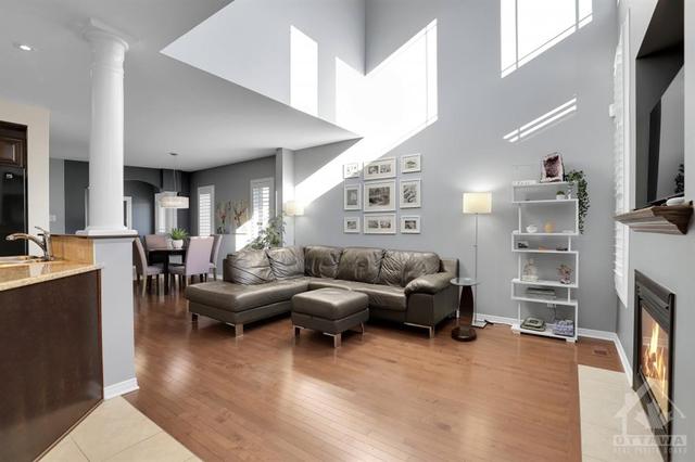 675 Percifor Way, Townhouse with 4 bedrooms, 3 bathrooms and 4 parking in Ottawa ON | Image 9
