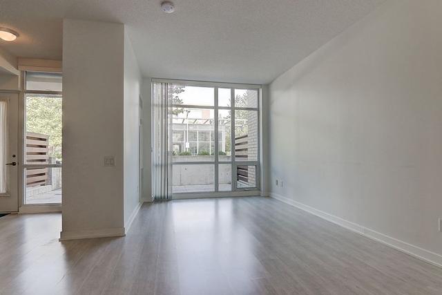 th09 - 19 Singer Crt, Townhouse with 3 bedrooms, 3 bathrooms and 1 parking in Toronto ON | Image 14