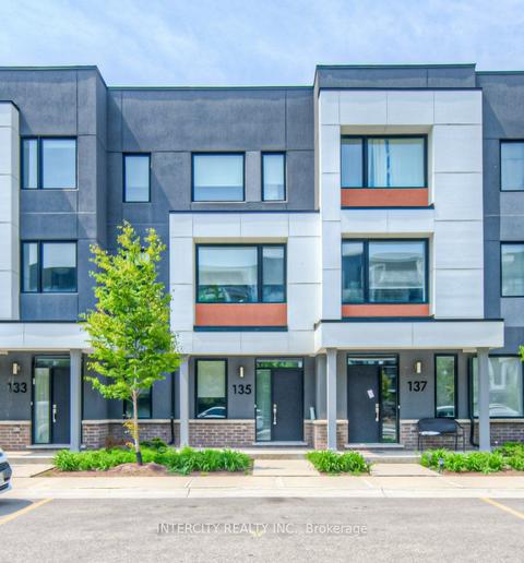 61-135 Grovewood Common, Oakville, ON, L6H7C4 | Card Image