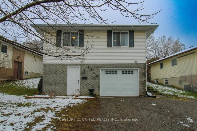 1352 Tudor Cres, House detached with 3 bedrooms, 2 bathrooms and 5 parking in Peterborough ON | Image 23