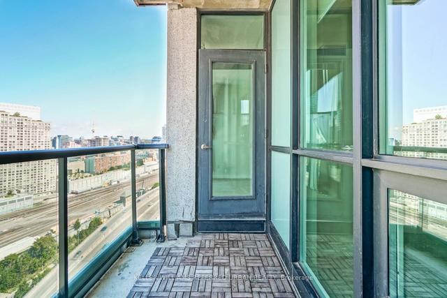 2404 - 16 Yonge St, Condo with 1 bedrooms, 1 bathrooms and 0 parking in Toronto ON | Image 19