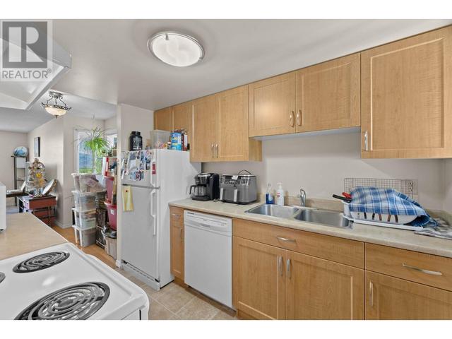 25 - 1750 Summit Dr, House attached with 2 bedrooms, 1 bathrooms and null parking in Kamloops BC | Image 8