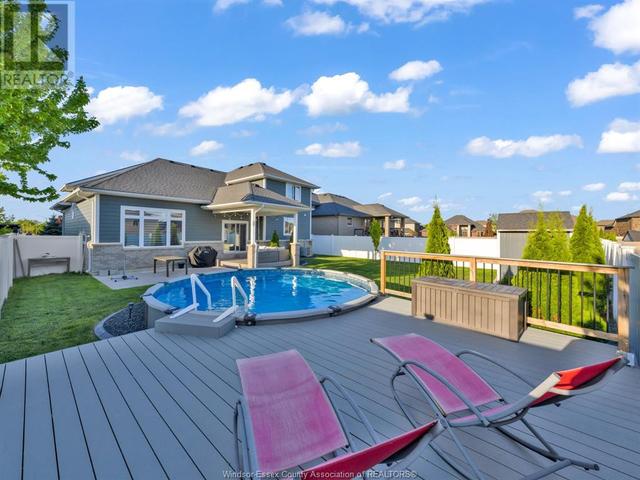 211 Maxwell Cres, House detached with 4 bedrooms, 3 bathrooms and null parking in Lakeshore ON | Image 42