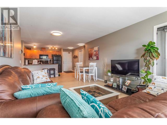 303 - 135 Ziprick Road, Condo with 2 bedrooms, 2 bathrooms and 2 parking in Kelowna BC | Image 10