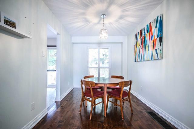 3 Tangle Briarway, Townhouse with 3 bedrooms, 2 bathrooms and 2 parking in Toronto ON | Image 3