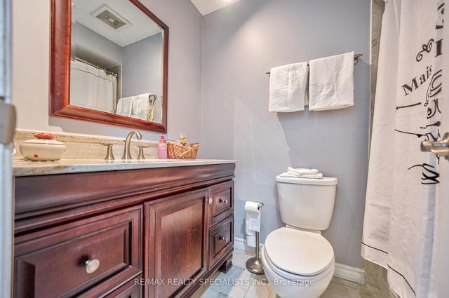 60 Enmount Dr, Townhouse with 3 bedrooms, 2 bathrooms and 2 parking in Brampton ON | Image 8