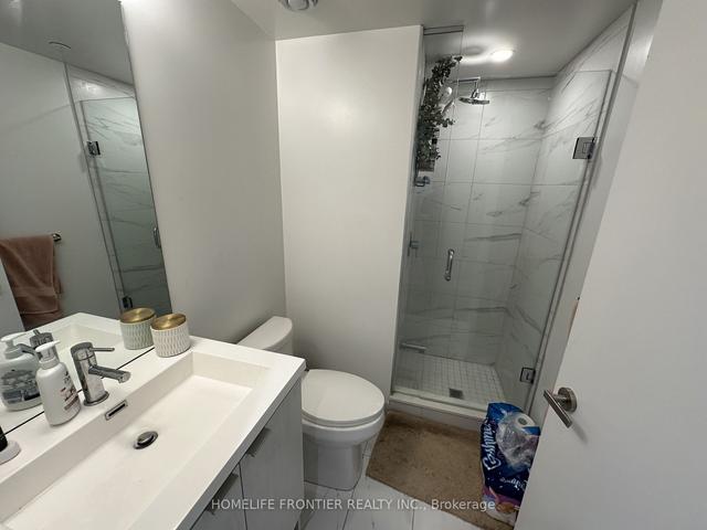 1605 - 55 Cooper St, Condo with 2 bedrooms, 2 bathrooms and 0 parking in Toronto ON | Image 3