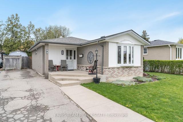 52 Sutherland Ave, House detached with 2 bedrooms, 2 bathrooms and 4 parking in Brampton ON | Image 1