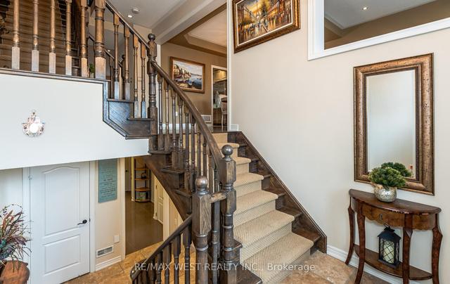 8 Carriage House Ct, House attached with 3 bedrooms, 4 bathrooms and 4 parking in Richmond Hill ON | Image 34