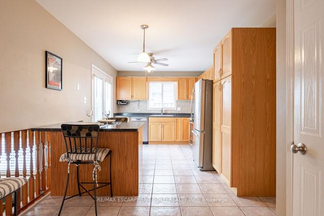 21 Foxhill Cres, House detached with 3 bedrooms, 2 bathrooms and 3 parking in St. Catharines ON | Image 5
