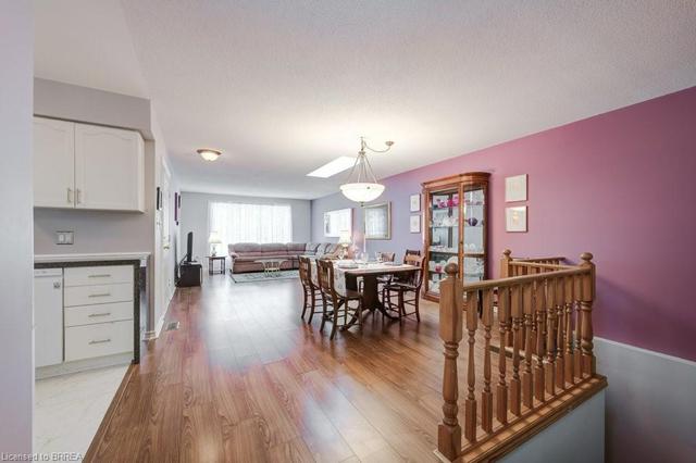 18 - 20 Courtland Dr, House attached with 2 bedrooms, 2 bathrooms and 2 parking in Brantford ON | Image 23