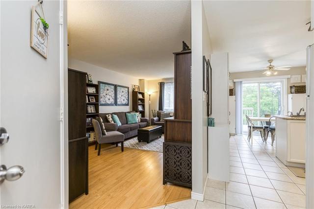 1258 Brackenwood Cres, House semidetached with 3 bedrooms, 2 bathrooms and 4 parking in Kingston ON | Image 31
