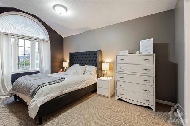 189 Scout St, Townhouse with 2 bedrooms, 2 bathrooms and 3 parking in Ottawa ON | Image 18