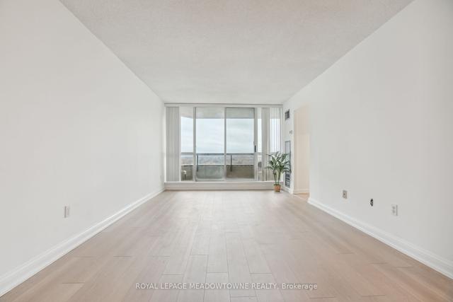 1807 - 22 Hanover Rd, Condo with 2 bedrooms, 2 bathrooms and 2 parking in Brampton ON | Image 2