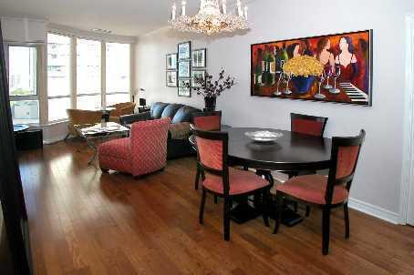 UPH-05 - 55 Bloor St W, Condo with 2 bedrooms, 2 bathrooms and 1 parking in Toronto ON | Image 4