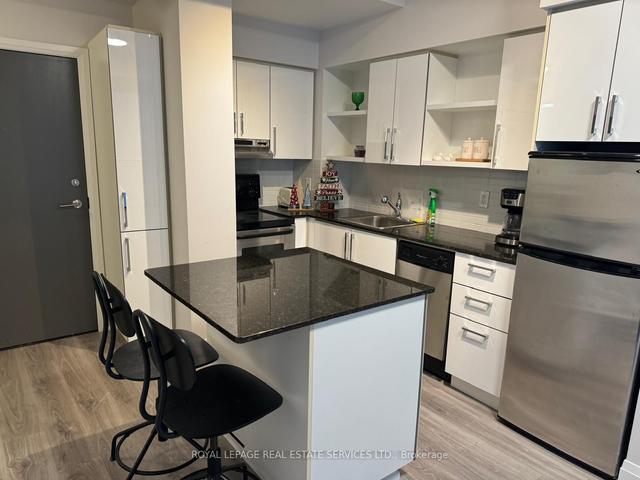 813 - 35 Hayden St, Condo with 1 bedrooms, 1 bathrooms and 0 parking in Toronto ON | Image 4
